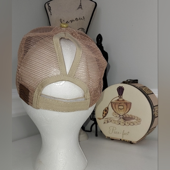 Gold Sparkley Baseball Cap with Ponytail Opening on Top NWOT - Picture 3 of 5